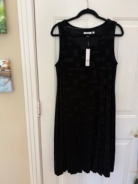 Chico's Black Sleeveless Textured Midi Dress with Subtle Geometric Pattern